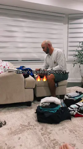 Cheers to husbands who do laundry 👏 #husbandwife #wifetok #husbandwifecomedy #husbandgoals #fyp 