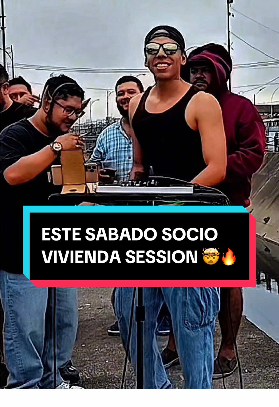 Este sábado… Socio Vivienda se convierte en una pista 🔊 Yo traigo el beat, tú traes la energía.” ⚡🎧 #dj #sociovivienda2 #techhouse #fiestaurbana #guayaquil_ecuador 