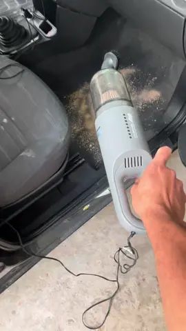 Chega de sofrer com migalha e poeira no carro! 🚗💨 Esse aqui é o Aspirador Automotivo Wap CAR 12V2 e ele não tá pra brincadeira! São 180W de potência pra sugar TUDO, desde o painel até o porta-malas. ✅ Super prático: É só ligar na tomada 12V do carro. ✅ Alcança tudo: O cabo tem 3,7 metros, dá pra limpar o carro inteiro sem aperto. ✅ Ar mais limpo: Vem com Filtro HEPA, que retém ácaros e bactérias. Adeus, alergias! Seu carro merece esse cuidado. Isso aqui é qualidade WAP! 💥 Clique no carrinho laranja aqui embaixo e garanta o seu AGORA! 👇🛒 #aspiradorautomotivo #WAP #carrolimpo #limpezaautomotiva #fyp 
