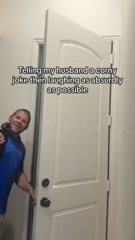 HE WAS TERRFIED🤣🤣🤣🤣🤣 #laughinguncontrollably #husbandprank #funnyvideo #prank 