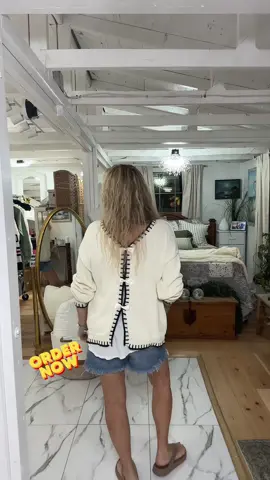 #sweaterweather #sweaters #fallfashion #itsjustmekimberlystudios #tiktokshopblackfriday 