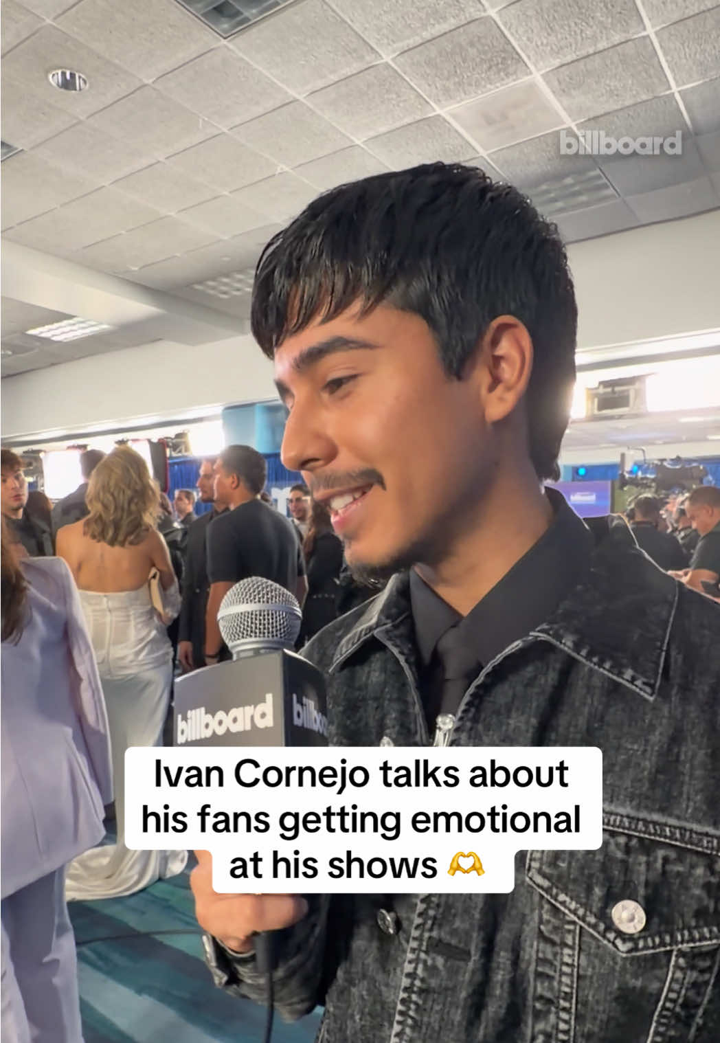 @Ivan bruh talks about the love he receives from his fans at #PremiosBillboard2025. 🫶🏼🌟