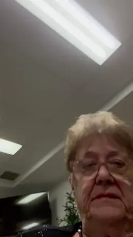 Ca fait du bien de rigoler avec ma grand maman qui fait de l’alzheimer 🥺🥺 #alzheimer #dementiaawareness #grandma #quebec #quebectiktok 