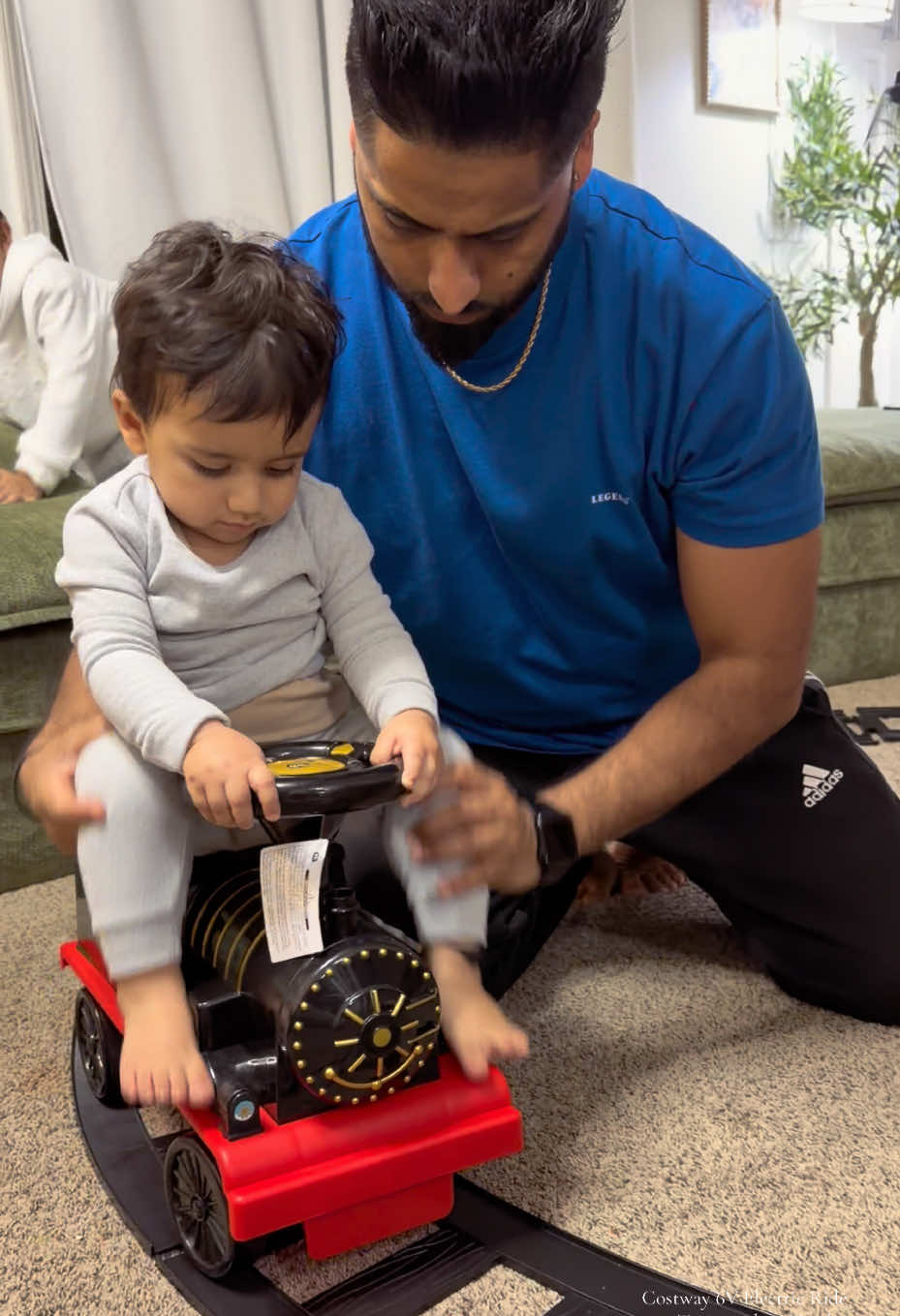 #Costway 6V #Electric Ride on Train with 16 Track Pieces, #Toddler Ride-on Train Set with Flashing Light, Storage Seat & Anti-tilt Device, Playable Without Tracks, Gift for Boys Girls#fypシ #TikTokShopBacktoSchool 