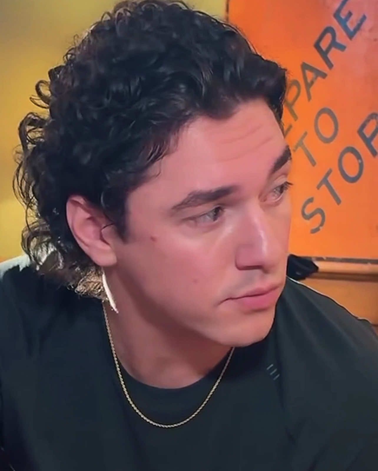 #OFFCAMPUS so we need a release date for off campus already 😔 ac jotaceaudios - #garrettgraham #deandilaurentis #johnlogan #johntucker  ALL FAKE