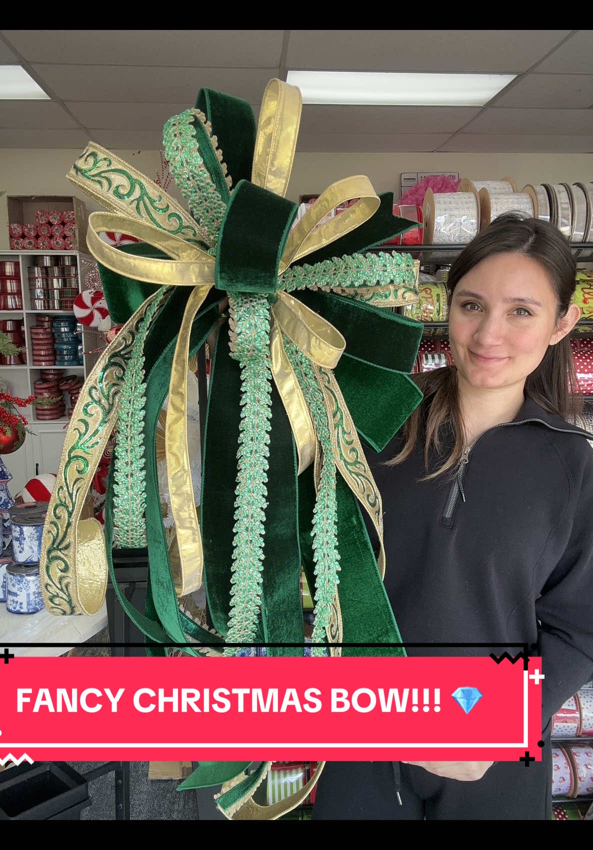 And NO, I did NOT take that gorgeous emerald necklace from the Louvre to make this ribbon! 👀 ✨  Making some Christmas bows with some new ribbons. Join in for holiday fun! I sell the bows alone and the ribbons a la carte ⭐️ 