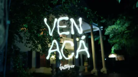 VEN ACÁ OUT NOW en todas partes vayan a escuchar 👀🩵🩵