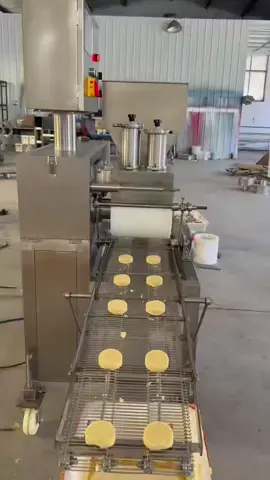 Mesin pencetak kuih ubi ketuk whatsapp: 016-7354056 #mesinkuihbegedil #mesinkuihkasturi #mesinnugget #mesinburger 60q