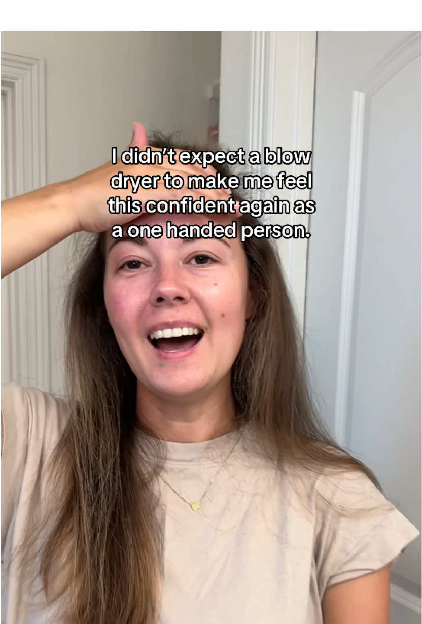 I used to skip doing my hair because it felt impossible. Now, I look forward to it again. It’s not about the hair… it’s about feeling capable 🩷 👉 Follow for more one-handed hacks & moments that remind us we’re stronger than we think. @Revlon Hair Tools @Shark Beauty @luckyfinproject @dyson #blowdryer #disabled #reallife #disabledmomsoftiktok #hairtools 