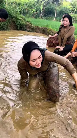 Neng milah sampe gak kuat berdiri #gadisdesa #jandadesa #jandamuda #fypシ゚ #fypviralシ 