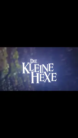Wenn die kleine Hexe im Film echt wäre… 😂✨ Jetzt bin ich offiziell eine Zauber-Influencerin! 🧙️🚀 #HexenVibes #MagicMoments #FilmReenactment #HumorAufHaarspitzen #TikTokZauber 