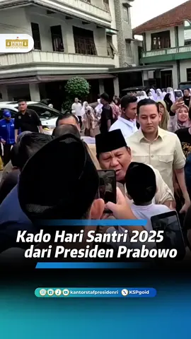 Pada tanggal 21 Oktober 2025, Presiden Prabowo Subianto (@PRABOWO SUBIANTO ) menandatangani izin prakarsa pembentukan Direktorat Jenderal Pesantren di Kementerian Agama. Kebijakan bersejarah ini menjadi kado spesial Hari Santri Nasional dan bentuk pengakuan negara terhadap peran strategis pesantren dalam pendidikan, dakwah, dan pemberdayaan masyarakat. Keputusan ini juga menuntaskan janji Presiden Prabowo yang pernah diucapkan di Pondok Pesantren Cipasung, Tasikmalaya, dua tahun lalu. Presiden berkomitmen menempatkan pesantren sebagai arus utama pendidikan nasional, sesuai dengan amanah Undang-Undang Nomor 18 Tahun 2019 tentang Pesantren.  Dengan adanya Direktorat Jenderal Pesantren, harapan besar untuk menjadikan pesantren sebagai pilar kemajuan bangsa kini semakin dekat. @Kementerian Agama RI  #KSP #PrabowoSubianto #Pesantren #HSN #PendidikanUntukRakyat   