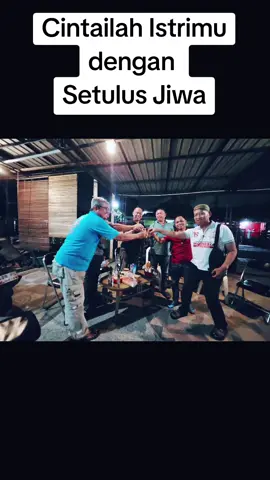 cintailah istrimu dengan  setulus hati🥰####