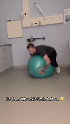 Where he even get the ball 😭@kfcradio (Via:@🧚‍♀️ life by erin) 