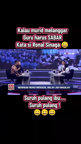 Menjadi guru saat ini serba salah. Menindak pelanggaran murid secara tegas dianggap salah, tidak bertindak malah dianggap melakukan pembiaran. Sebagian orang menghujat guru dengan berdalih demi undang-undang perlindungan anak. Padahal guru cuma melakukan pendisiplinan demi membangun karakter dan moral anak bangsa. #saveguruindonesia❤💪🙏 #indonesiaemas2045 