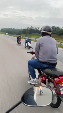 Layang Embun Pagi LPT😶‍🌫️