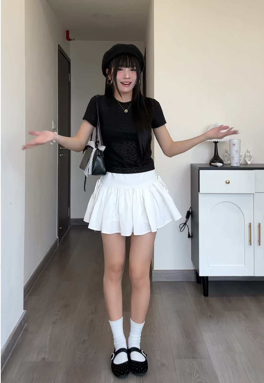 Gọi tên tone màu outfits không cần phối nhiều vẫn xinh làaa #OOTD #viral #2chijbell @2m.studiovn 