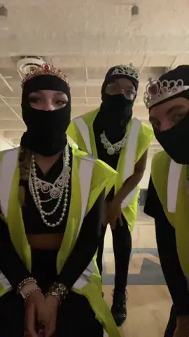 Just got back, keep it on the louvre #heist #lourve #diamonds #halloweencostume #funny 