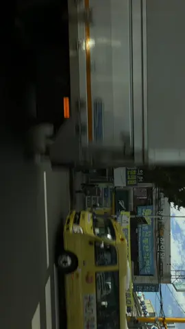 Pour mes chipies de nuit ❤️ J’ai énormément de contenu à monter et poster, mais je cours aussi partout + le décalage n’aide pas à poster aux heures que je voudrais donc j’essaye de vous poster ça en rentrant au max, m’en voulez pas pour le spam 🥺