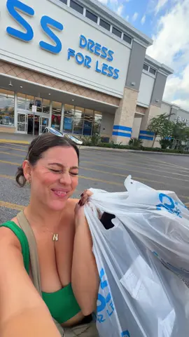 The way I walked into Ulta with minimal makeup on and somehow left with a full beat 🤪 (not really but ykwim) #dayinmylife #stayathomewife #dailyvlog #dayinmylifevlog #Vlog