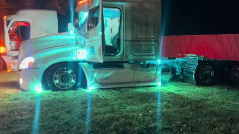 jml bulbs 🔥 🔥#allincustoms #plastictruckmafia #workingshowtrucks #glassisclass #10lugmafia 