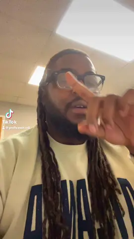 STAND UPPPP . . Imma keep my ting brief: . . Bending over backwards for people who will not allow you to rest your body can be perceived as a weakness in the spine. Now, I am not saying that you are spineless—neither am I saying that you should guilt yourself for your capacity to bend. . . But you do eventually have to stand up. Peace. #therapy #fyp #MentalHealth