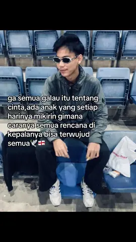 semoga🕊️🕊️🕊️🏴󠁧󠁢󠁥󠁮󠁧󠁿🏴󠁧󠁢󠁥󠁮󠁧󠁿 #jamesboogie #casualstyle #casualoutfits #adidasoriginals #latrainer 