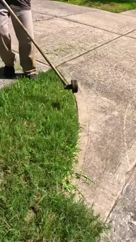#satisfyingvideo #cleaning #lawncare #soclean #cutgrass 