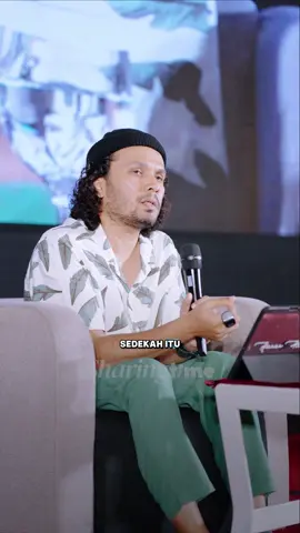 Sedekah itu bukan cuma membuka pintu rezeki, tapi juga jadi pelindung dari keburukan✨ 〰️〰️〰️〰️〰️〰️〰️〰️〰️〰️〰️〰️〰️〰️〰️ Jadwal sharing time Ust. @Hanan Attaki insyaallah: 26 Oktober: PALANGKARAYA 8-9 November: PALU 16 November: GORONTALO 23 November: PALEMBANG 7 Desember: MAKASSAR 14 Desember: SAMARINDA 21 Desember: PADANG 18 Januari: PONTIANAK 25 Januari: KENDARI Cara daftarnya di website ➡️ sharingtimeuha.com 😊 #sharingtime #hananattaki #ayahamanah #samarinda #palembang      