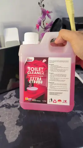 cairan pembersih toilet bagus buat bersihkan noda kerak membandel #pembersihtoilet #pembersihkamarmandi #pembersihwc 