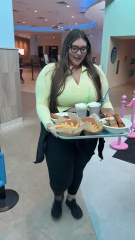 So excited to have lunch at the aquarium!!