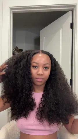 Uhm I think yes! 🔥 @Megalookhair shop #gluelesswig #threego #megalook 