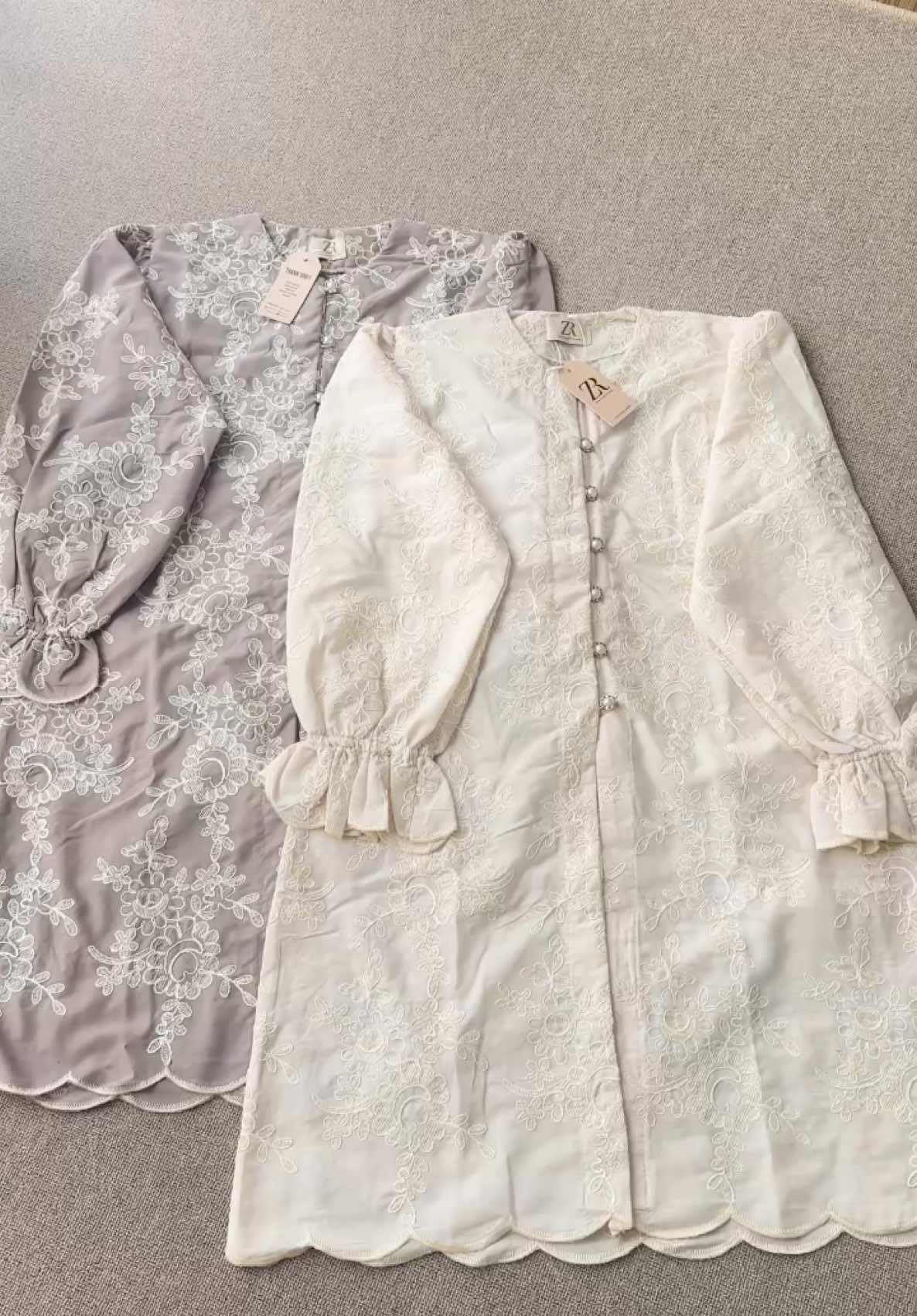 spoiler tunik motif baru 🥰🫶🏻🛒  menggunakan bahan katun bordir  jadi aman di buat raya nanti biar ga gerah saat di pakai 💌🎀 #tunik #tunikkekinian #tunikterbaru #bismillahfyp #tuniklebaran 