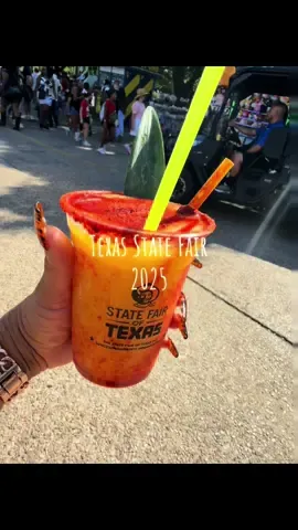 State Fair of Texas 2025 — Overall a great experience! Be sure to catch it next year!! Parking 👍🏽 Food 👍🏽 Price 👎🏽 #texasstatefair #dallas #food #fairfood #statefairoftexas 