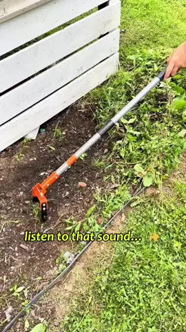 This is the ultimate garden tool for weeding and loosening soil! 🌿💪 Ever since we got this, my grandpa doesn’t have to bend over to pull weeds anymore— no more back pain, no more sleepless nights! 😌🙌#walensee #backpain #gardentools #hoe #gardentok 