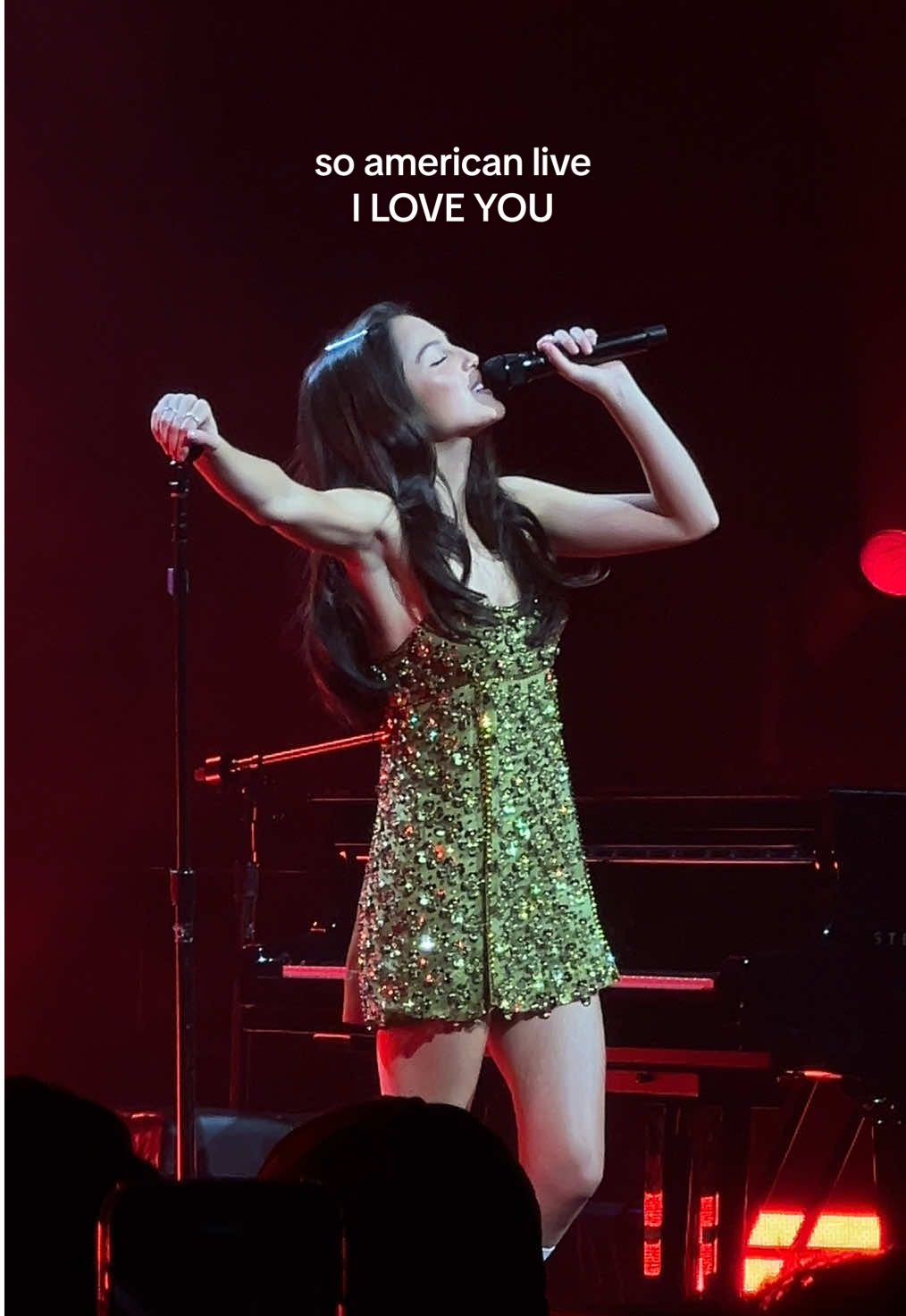 A classic in my books 🙂‍↕️ her stage presence is unmatched!!! #oliviarodrigo #guts #livies #concert #soamerican @Olivia Rodrigo @livies hq ❤️ @American Express 