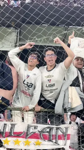 🔝 ¡Golea @LDU Oficial! Así se festejó el 3 a 0 de Villamil en la victoria parcial ante #Palmeiras. CONMEBOL #Libertadores #TikTokDeportes #GloriaEterna 