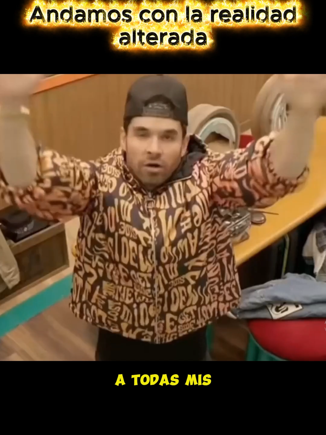 Sí acá afuera lo esperan con mucho cariño 😂 #lagranjavip #santochismelatam #santochisme