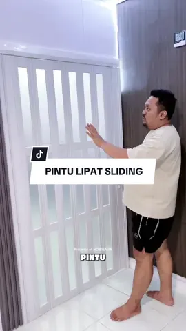 Pintu lipat atau folding door ini berbahan pvc, kuat dan awet dan desainnya juga sangat bagus. #pintupvc #pintusliding #foldingdoor #pintulipat #pintugeser 
