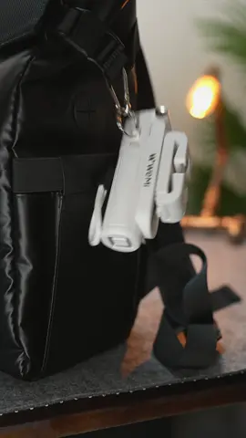 เซลฟี่·ขาตั้ง·รีโมทคอนโทรล ทำได้ทั้งหมดในช็อตเดียว ☑️ควบคุมบลูทูธ ถ่ายภาพระยะไกล 10 เมตร ☑️ ดีไซน์พับเก็บได้ จัดเก็บง่าย ☑️ ขาตั้งมั่นคง ตั้งตรงได้ไม่ล้ม