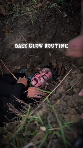 Dark glow routine 🩸 100% makeup special effect, All fake, just Halloween art #fakeblood #halloweenskincare #asmr #asmrusa #makeuphalloween 