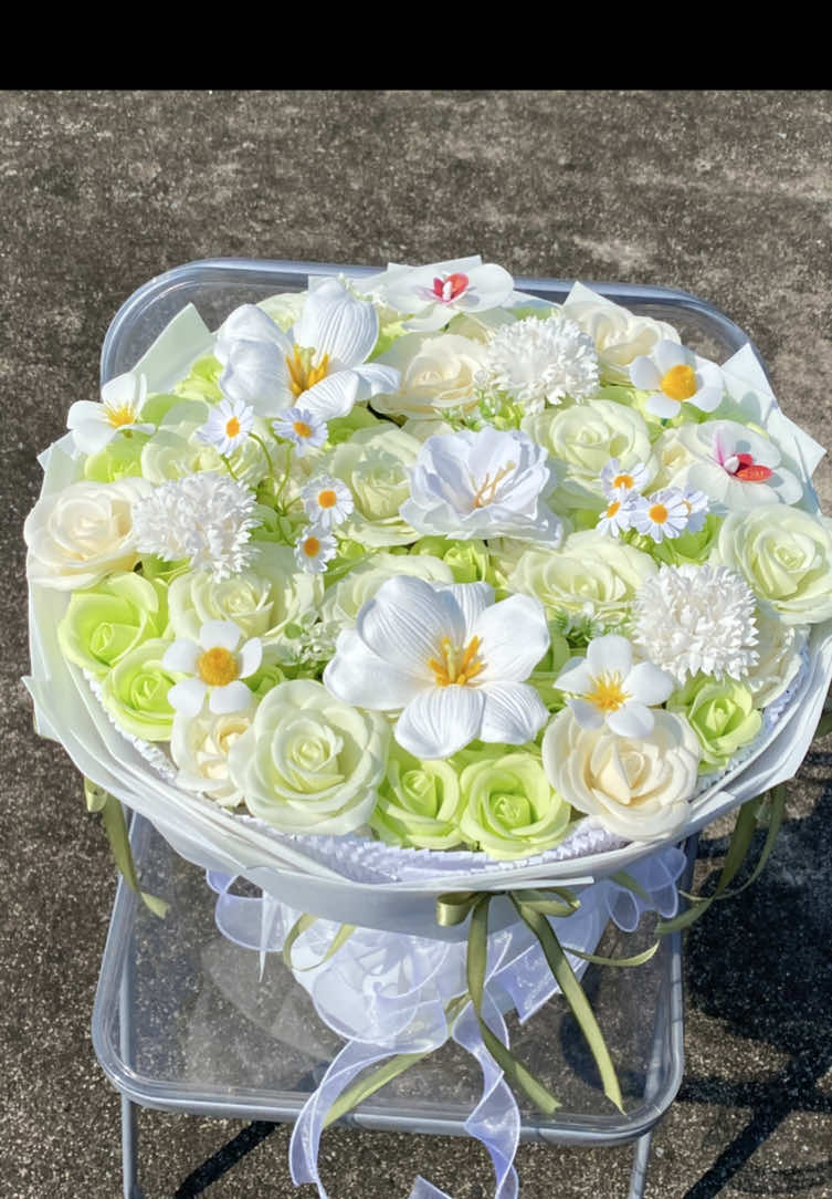 Tone màu hot hit nhất năm nay k kém cạnh gì tone hồng nha cả nhà. Trông cái màu nó dịu mát mắt ghê á🥰 #hoasap #hoasaphungyen #flowers #hoahottrend #nhanlamtheoyeucau 