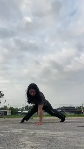 Ten one-arm (not so perfect 😬) push-ups and a few 3-fingertip push-ups.  #pushups #Fitness #discipline #progression #GymTok 