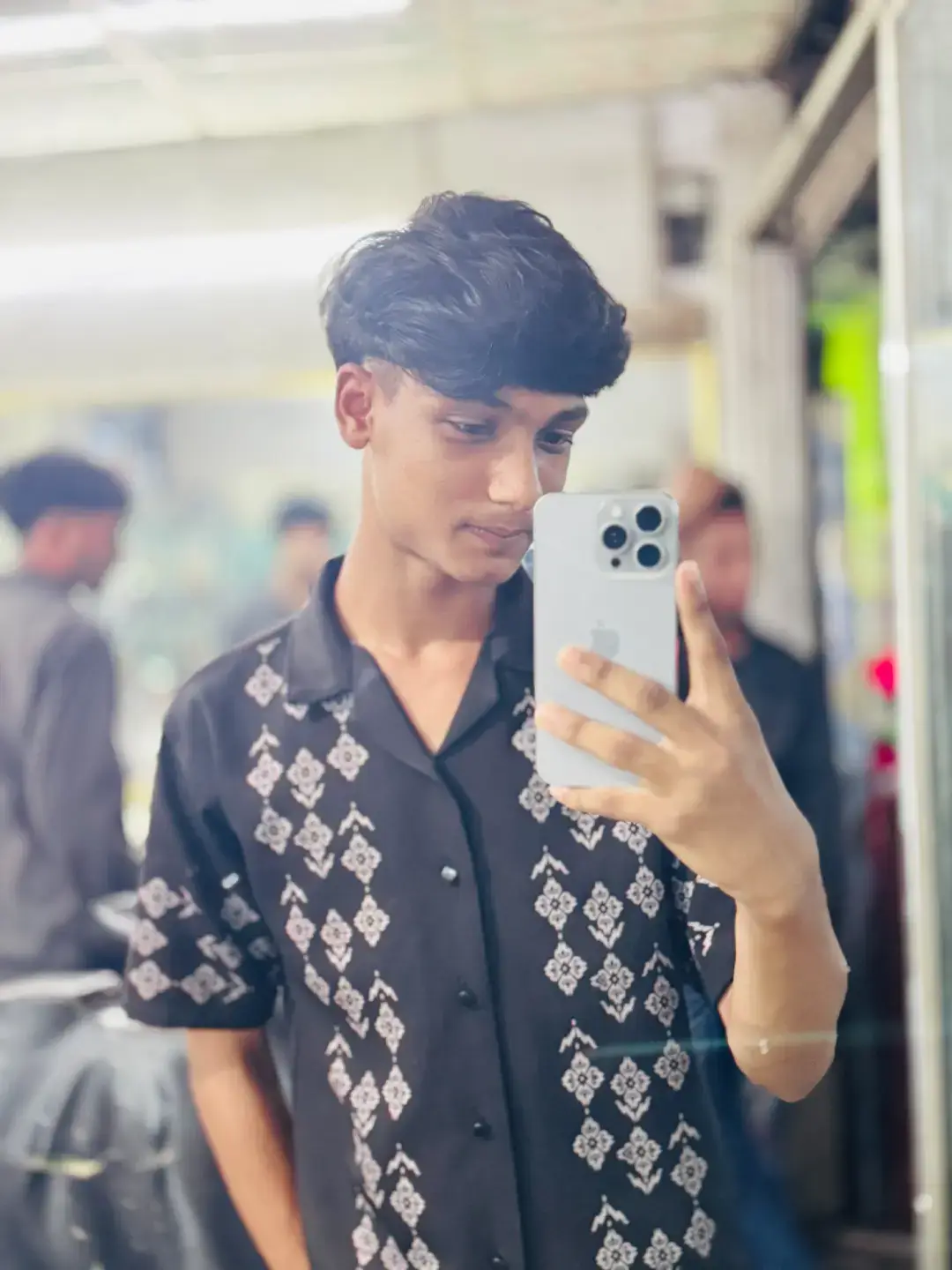 নিজের চেহারা  কখনো আয়নাই দেখছো..!❤️‍🩹😢🖤 . . .#10klikeschallenge  #outfitcowokberwarna  #outfit #🖤🌸 #robin_vai 