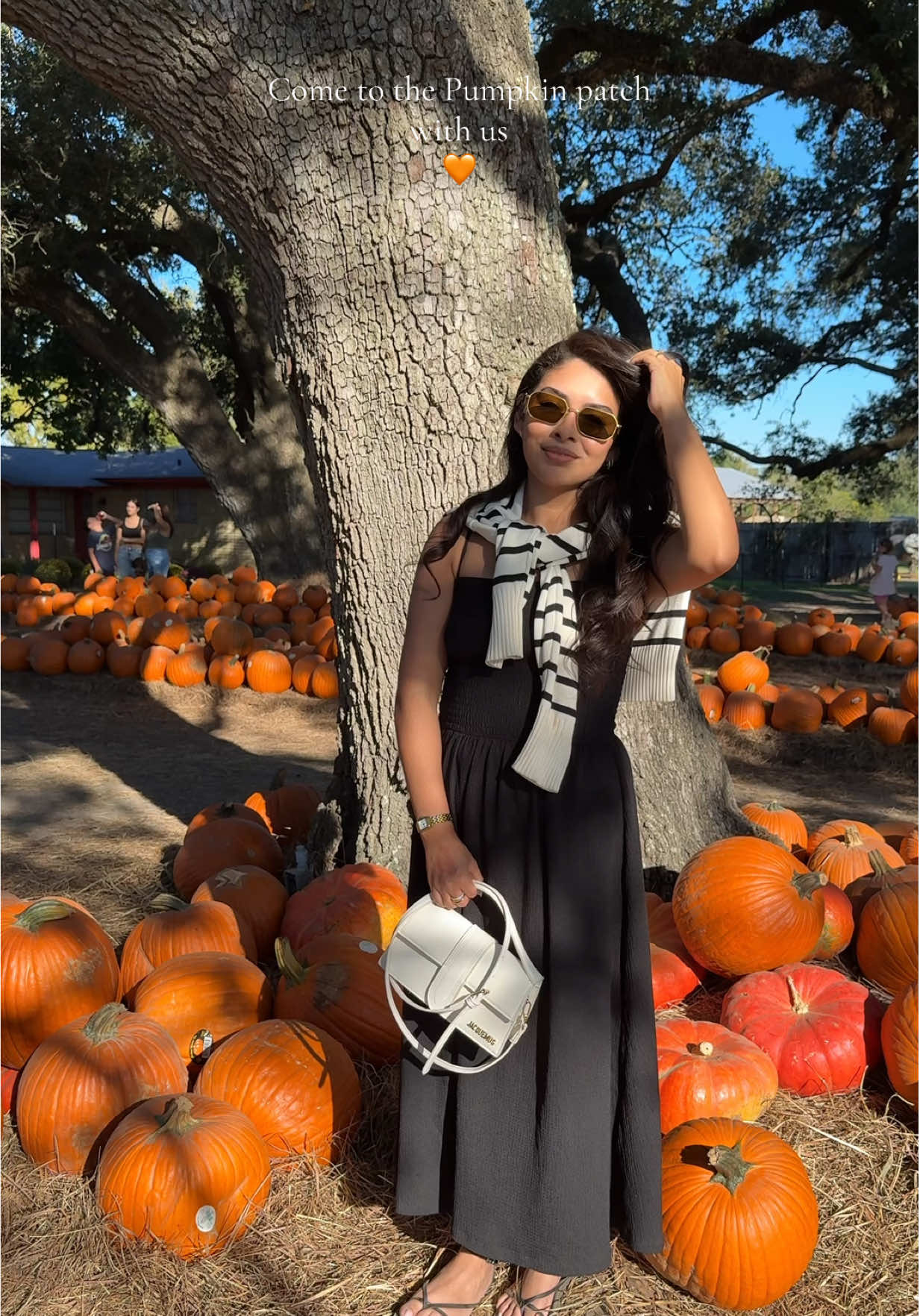 It was giving all the fall vibes with 100 degree weather 😅🧡 #pumkinpatch #pumkinpatchoutfits #frobergsfarm #fall #kidactivities 