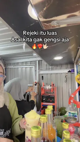 Buhan banjarmasin wajib cobain Sop Buah Kuah Jus😍 di jaminnnn puas sama porsinyaaaa #sopbuahkuahjus #jualanes #minuman #dutamall #jusbuah 