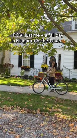 Romanticizing autumn and cozy fall vibes in the Niagara-on-the-Lake region of Canada🍂🚲🍷 @124 Queen Hotel & Spa has complimentary cute bikes for hotel guests perfect for exploring the quaint town! I visited beautiful gardens and biked to #Twosistersvineyards for an amazing afternoon with beautiful weather highly recommend this winery!  #NiagaraOnTheLake #FallVibes #ontariocanada #cozyseason 