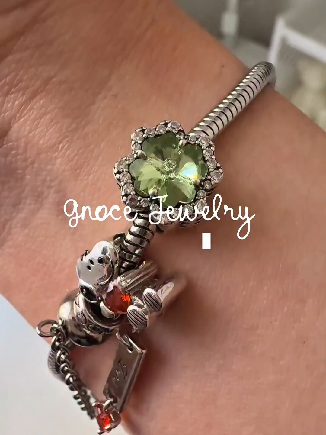 #fpyシ#tiktokshopcreatorpicks #jewelrylover #Jewelry #birthday #tiktokshop #fashion #Halloween #Bracele #americaneagle #Luck #gifts #dealsforyoudays💕💜 #summerlooks #silver #womenownedbusiness #shopping #tiktokshopbacktoschool #light