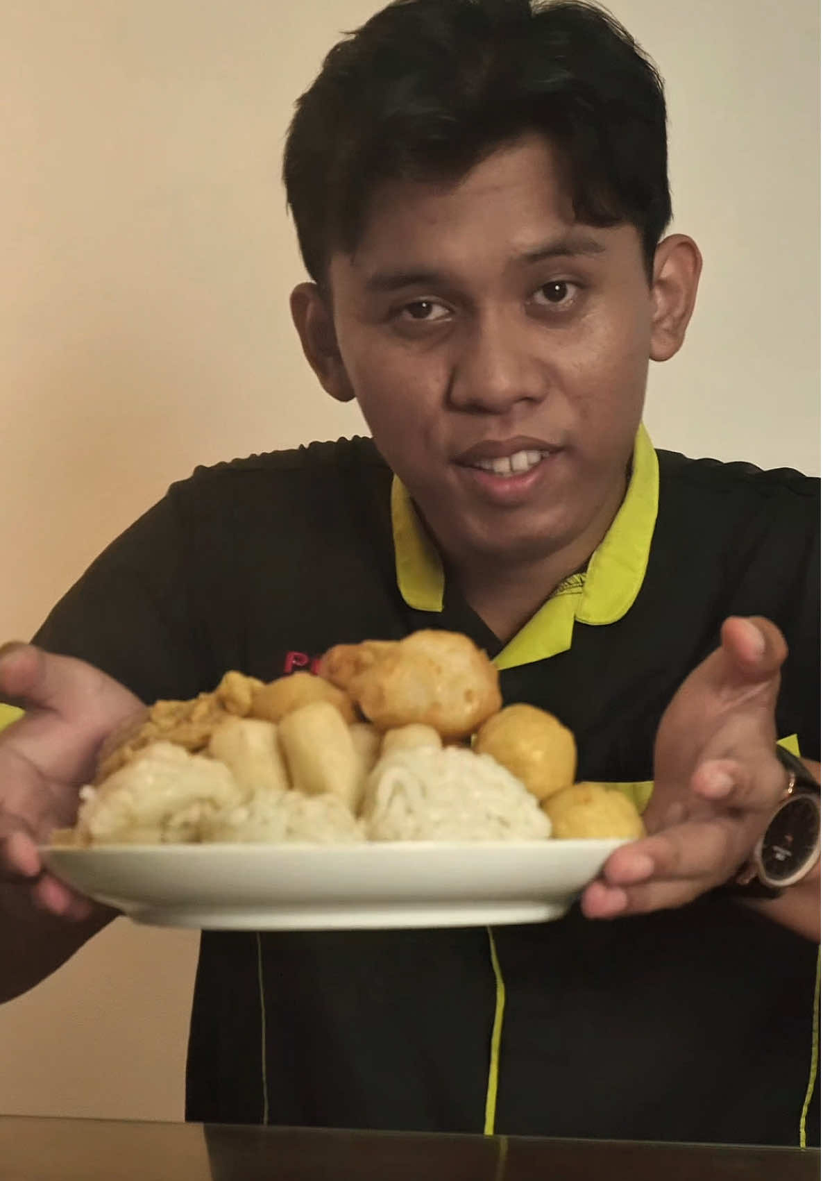 Mukbang pt. 1 . . #pempekellen #mukbang #fyp #mukbangpempek #makanankhaspalembang 