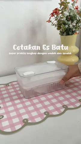 Membalas @🅰️ttinwidianto  wajib punya dirumah apalagi buat yang suka bikin minuman dingin 👍🏻  #esbatu #cetakanes #cetakanesbatu #icecubemaker #wadahesbatu 